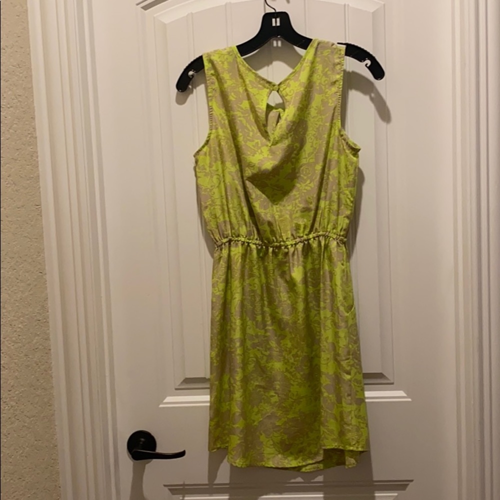 Sleeveless short yellow dress - Picture 3 of 3